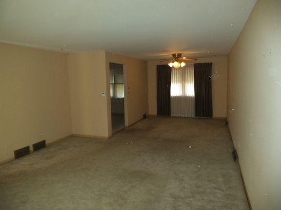 4th image of 10708 S Laramie Ave