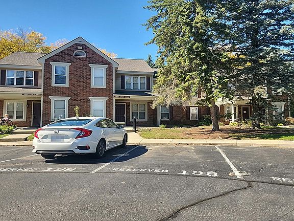 2nd image of 1527 Porter Cir