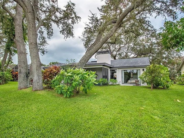 2906 Windridge Dr — Photo 36