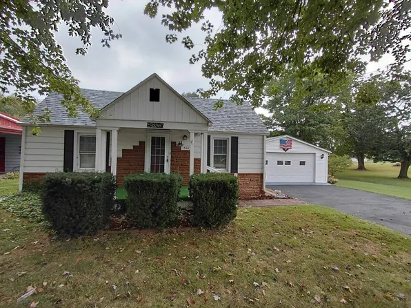 514 NW 7th St, Fairfield, IL 62837