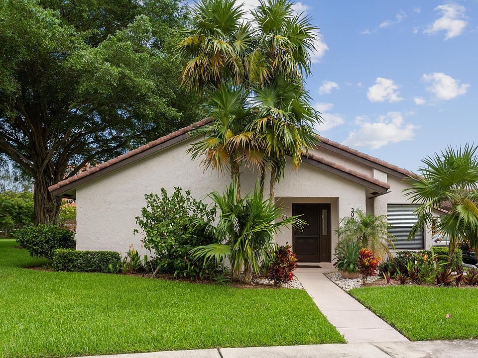 1st image of 3064 Deer Creek Lake Shore Drive #1