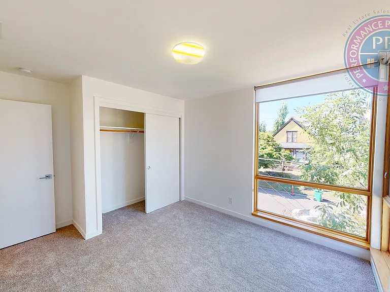 1010 SE 42nd Ave #&-4204 — Photo 17