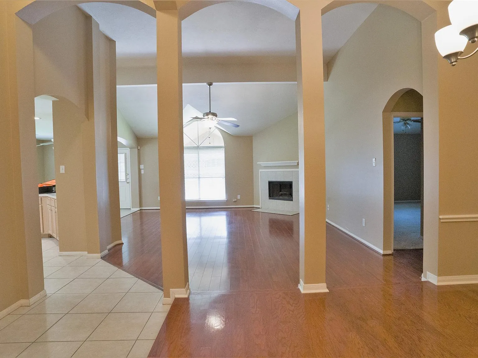 3 bed, 2.0 bath, 2018 sqft, $2,300 — Photo 4