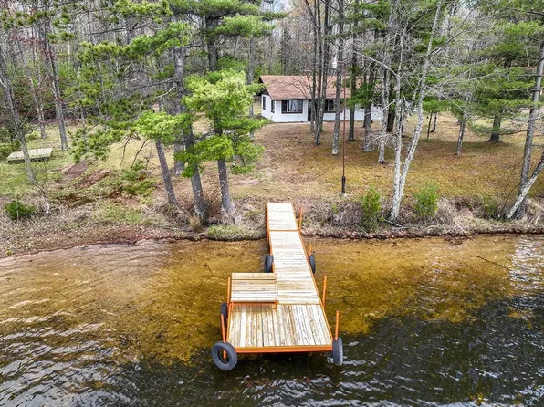 8955 Sunshine Dr, Tomahawk, WI 54487
