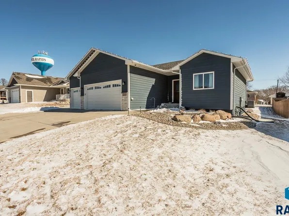 1304 Bitterroot Rd, Dell Rapids, SD 57022