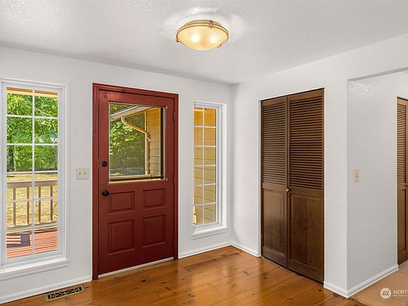 3rd image of 16208 190th Avenue NE