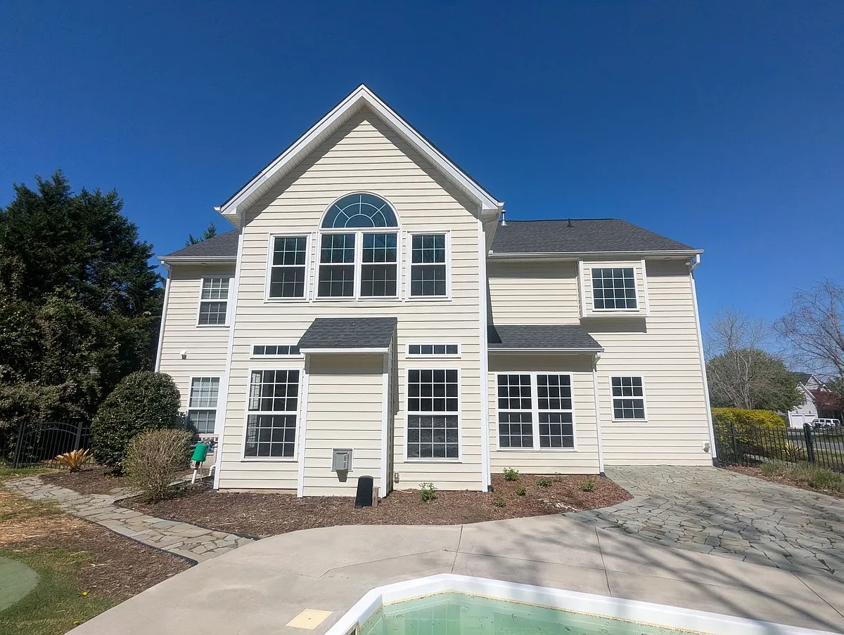 Building Photo - 7894 Woodmere Dr