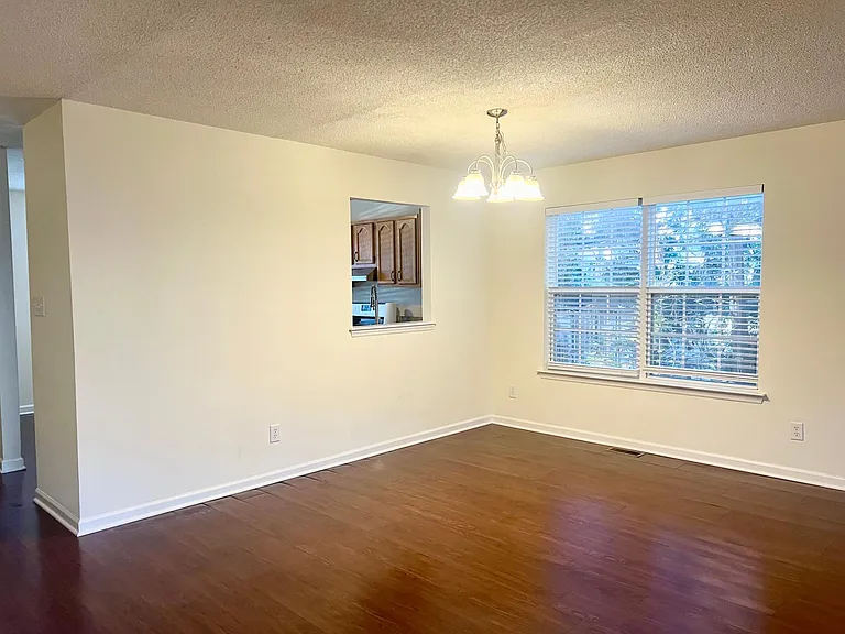 108 Climbing Ivy Ct — Photo 5