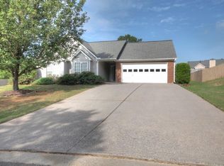 4 Nicholas Ln, Cartersville, GA 30121