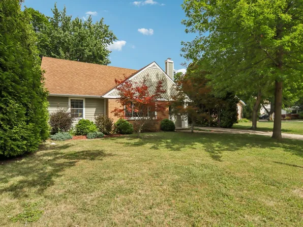 409 Hubbard Ave, Elgin, IL 60123