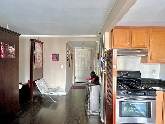 4th image of 14-47 28th Ave Unit 3B