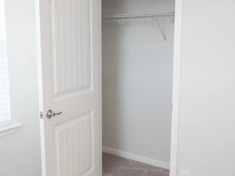 142 Brookline Dr — Photo 40