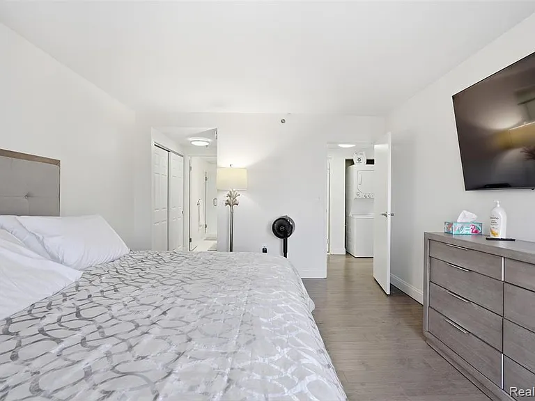 250 E Harbortown Dr #404 — Photo 23