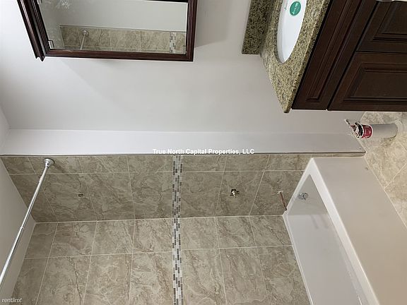 4 Lawton Pl. Waltham Shared Unit Photo 3