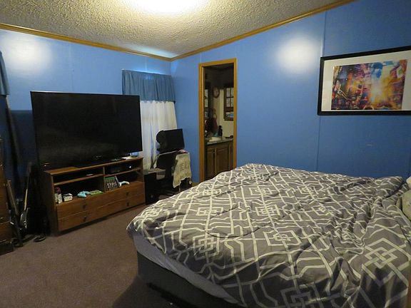 4th image of 213 Hastings Hill Rd
