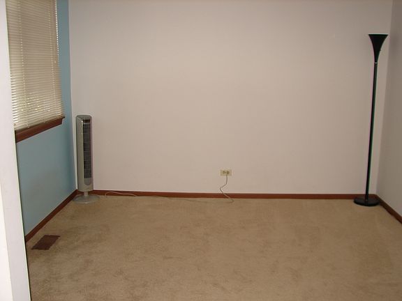 5th image of 886 Tallgrass Dr