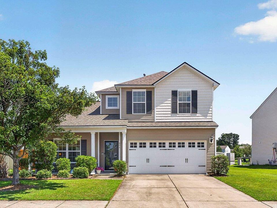 1st image of 204 Decatur Dr