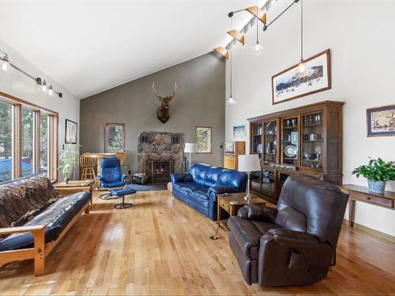 Great Rm, Moss Rock Wood FP