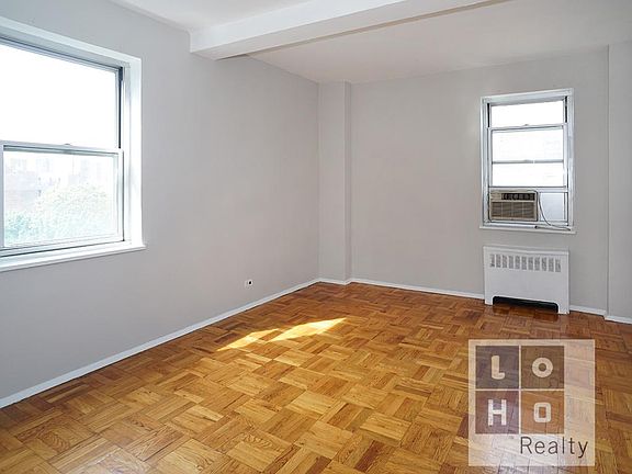 3rd image of 550 Grand St APT J8f