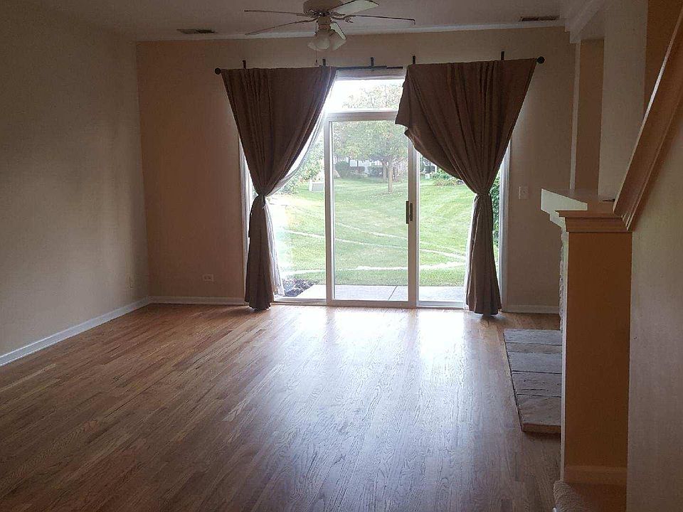 2nd image of 2412 Oneida Ln