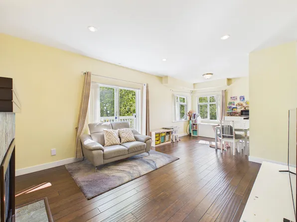7388 Macpherson Ave #141, Burnaby, BC V5J 0A1