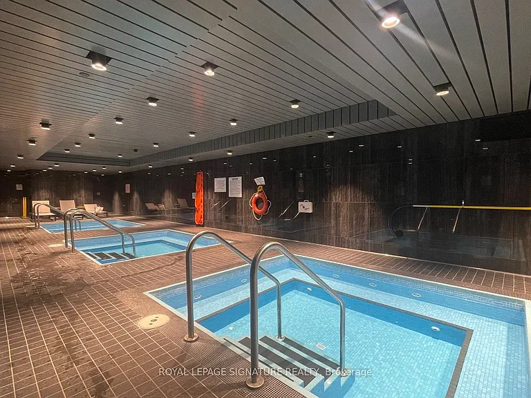 2221 Yonge St #3909 — Photo 25
