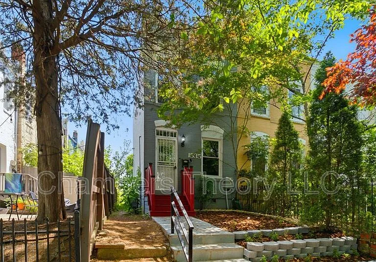 1535 Constitution Ave NE — Photo 1
