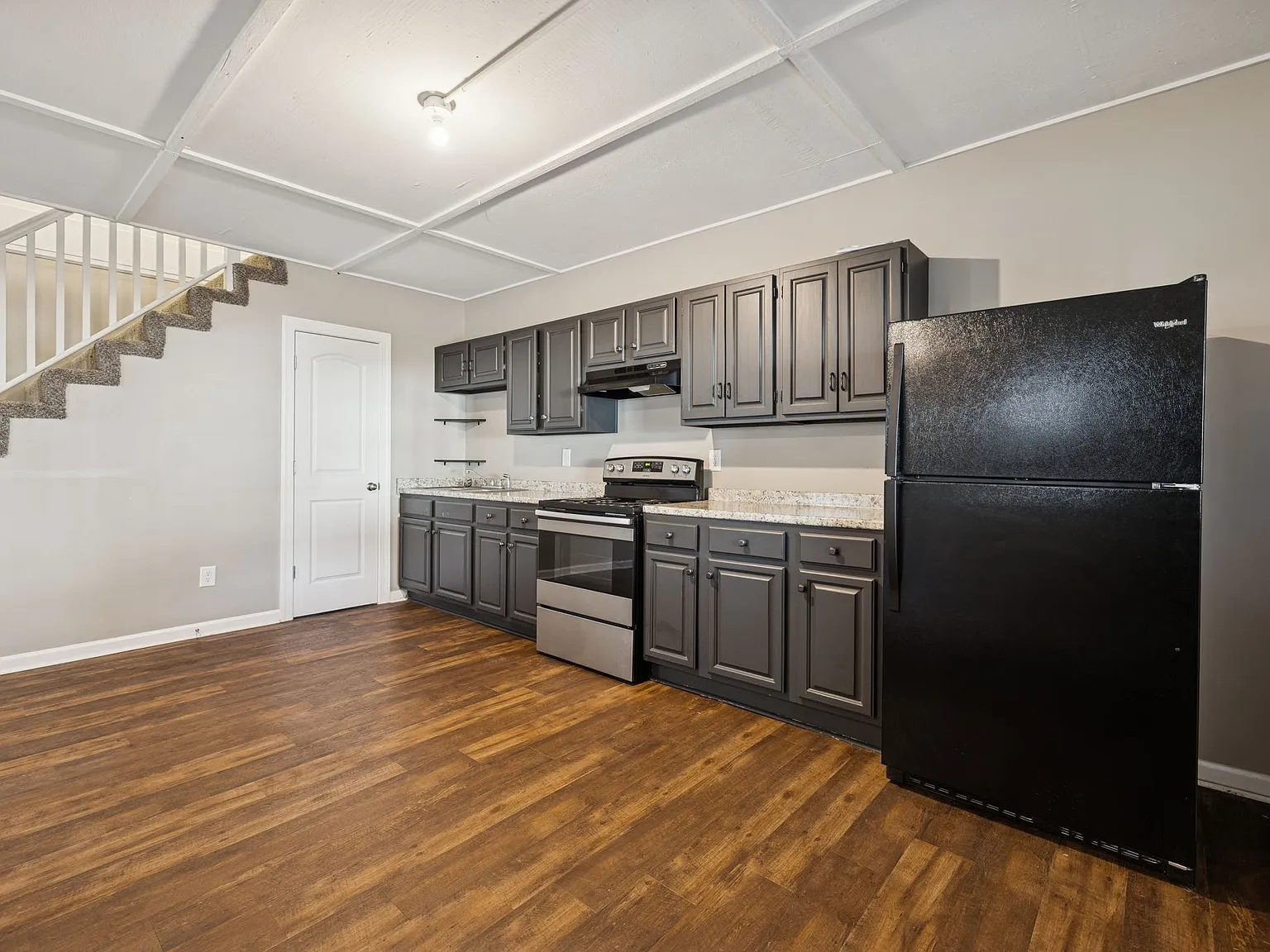 2 bed, 1100 sqft, $1,295 — Photo 4