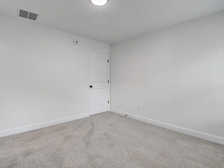 1825 Young Ave — Photo 34