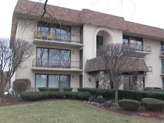 1st image of 15249 Catalina Dr #1