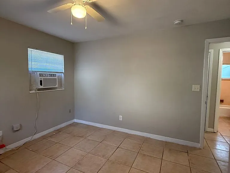 3801 SW 17th Pl — Photo 11