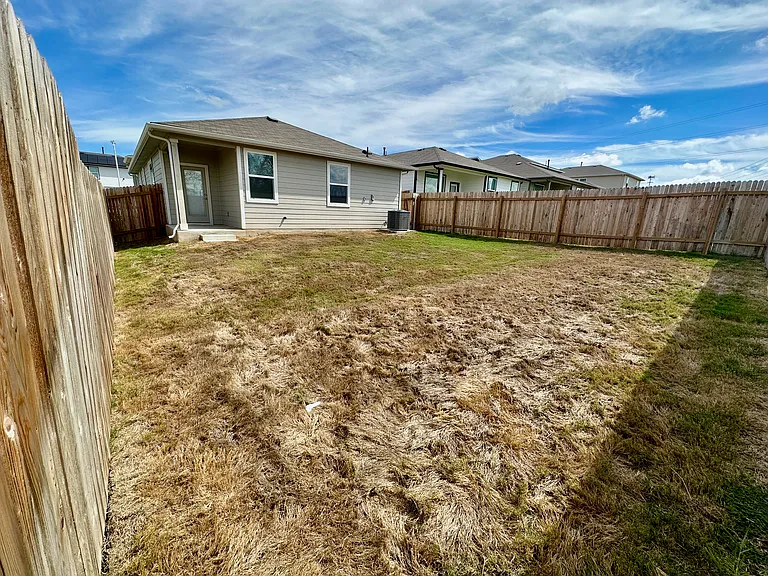 325 Wilshire Rd — Photo 30