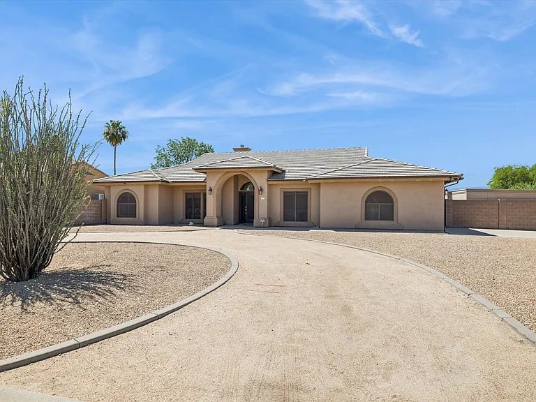 9033 W Patrick Ln — Photo 2