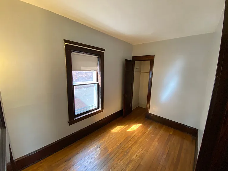 1376 W 91st St — Photo 11