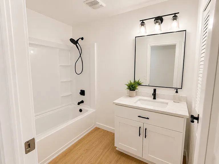 1028 NW 6th Ave #1 — Photo 4