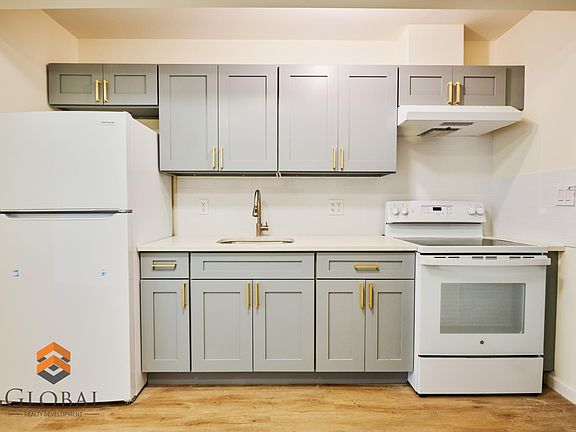 2nd image of 3825 Carpenter Ave #3A