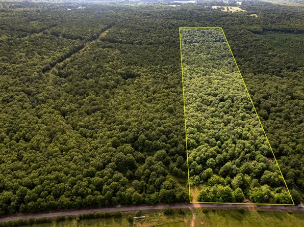 4581 County Road 3230, Clarksville, TX 75426