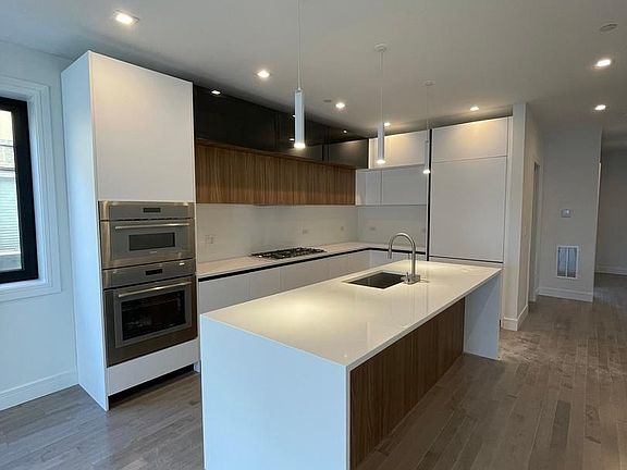 4th image of 721 N Elizabeth St #1N