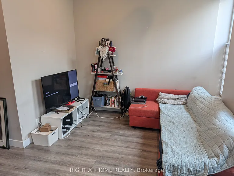 53.5 King St W #4 — Photo 5