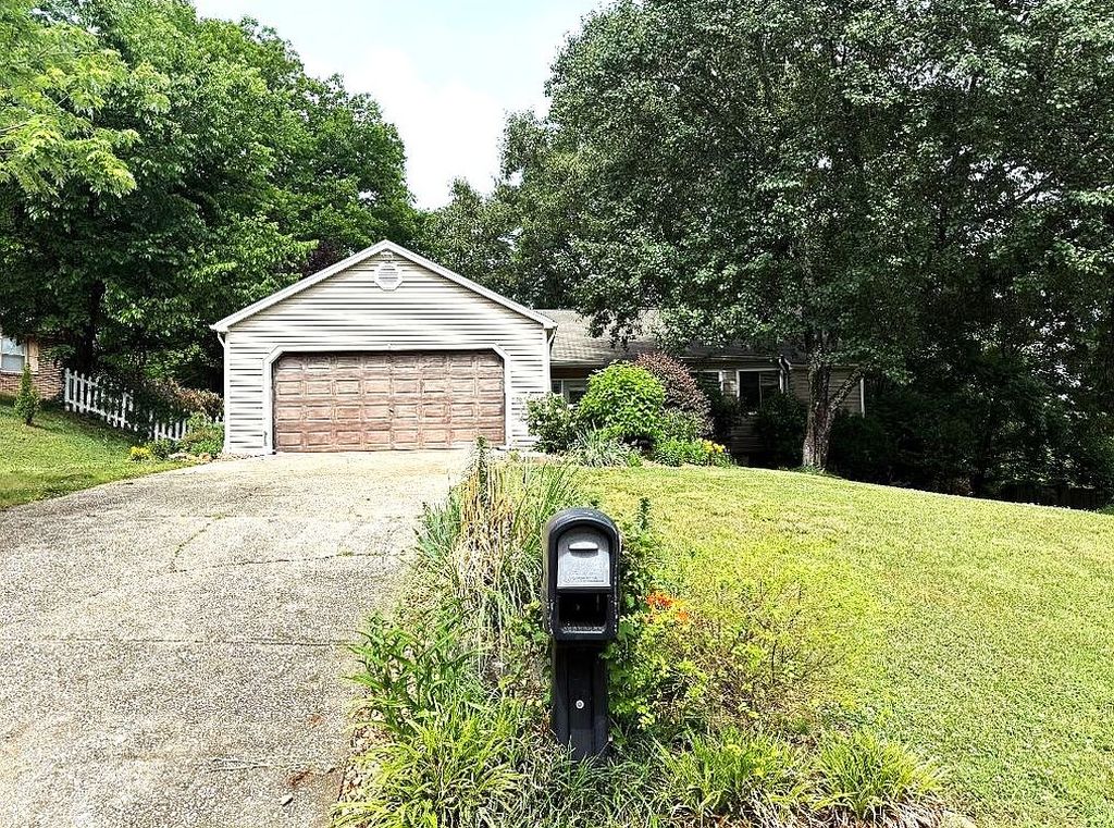 10225 Birch Hill Ln - Property Image