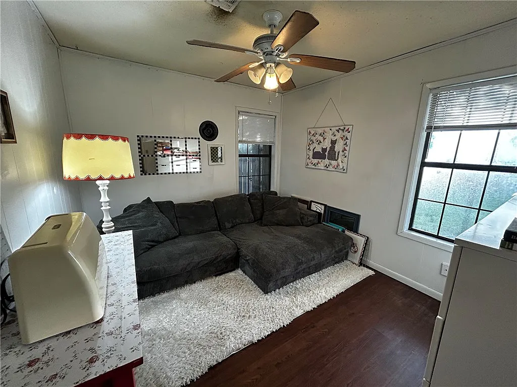 3 bed, 1633 sqft, $1,500 — Photo 2