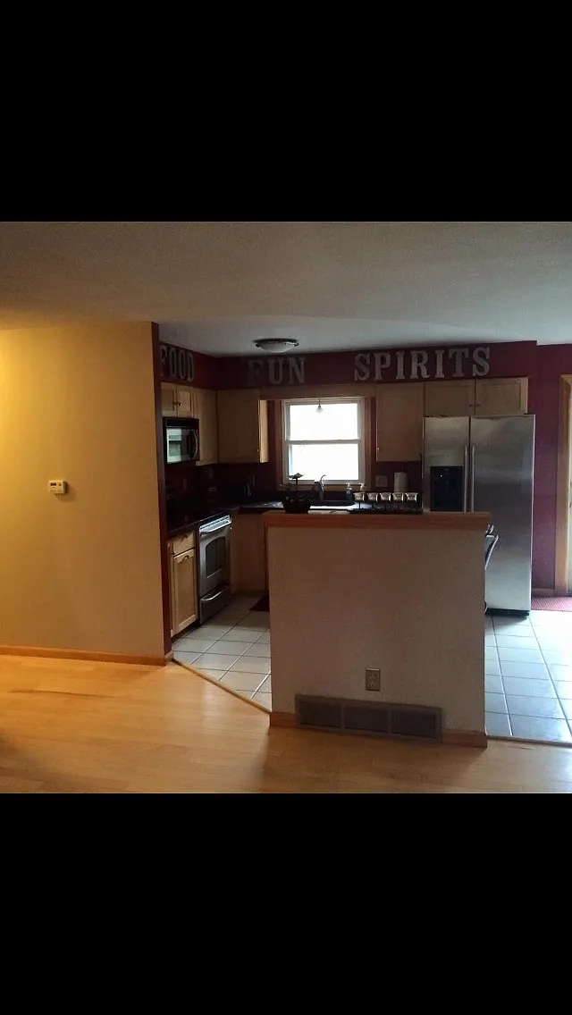 11686 E Grand River Ave photo 1