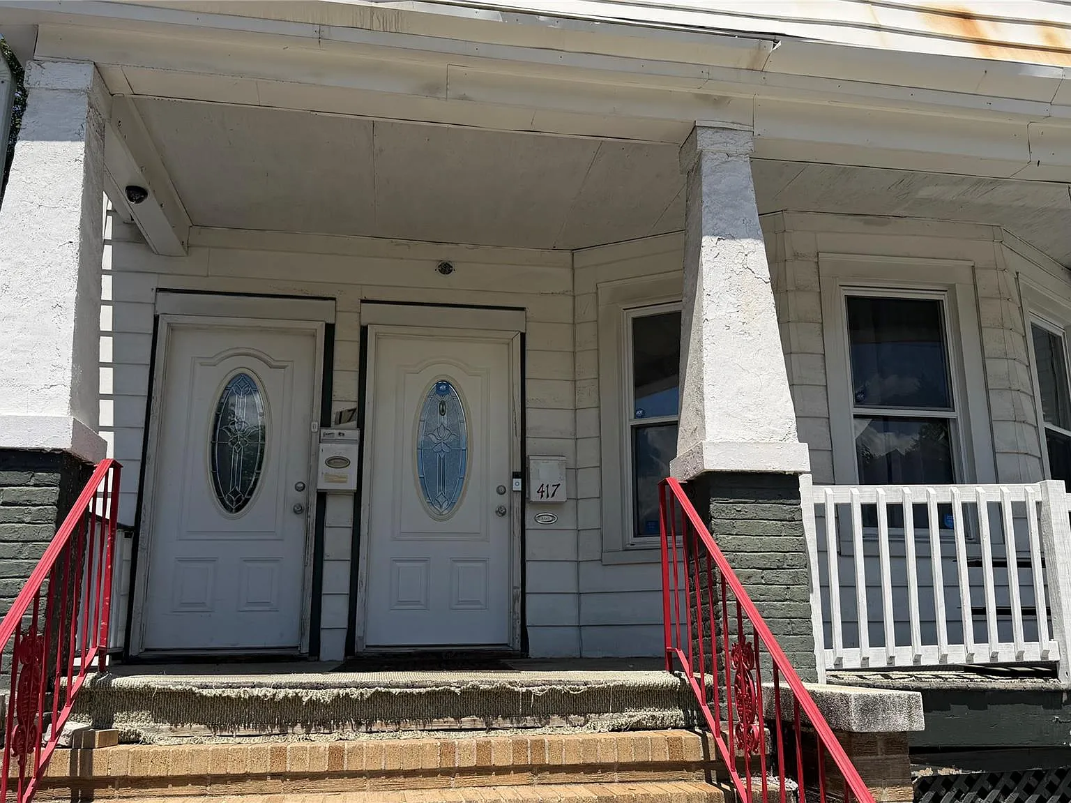 2 bed, 1.0 bath, 1200 sqft, $1,900 — Photo 1