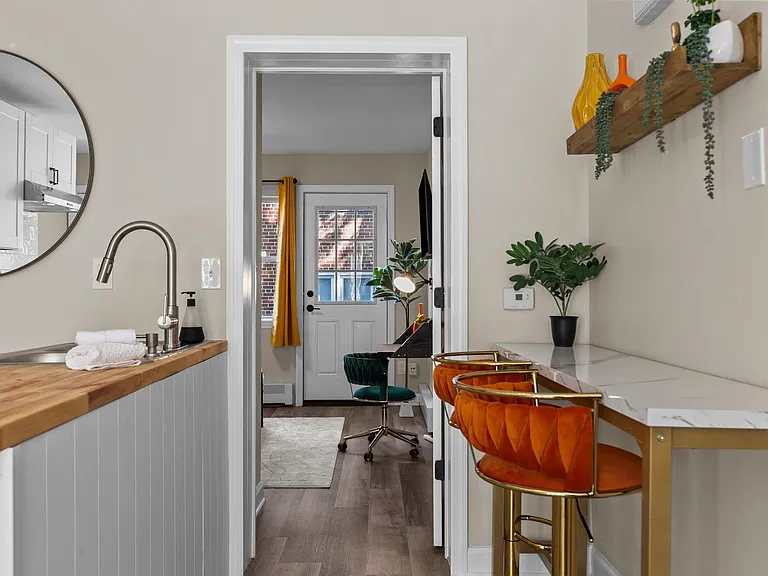 414 S Webster Ave #2 — Photo 5