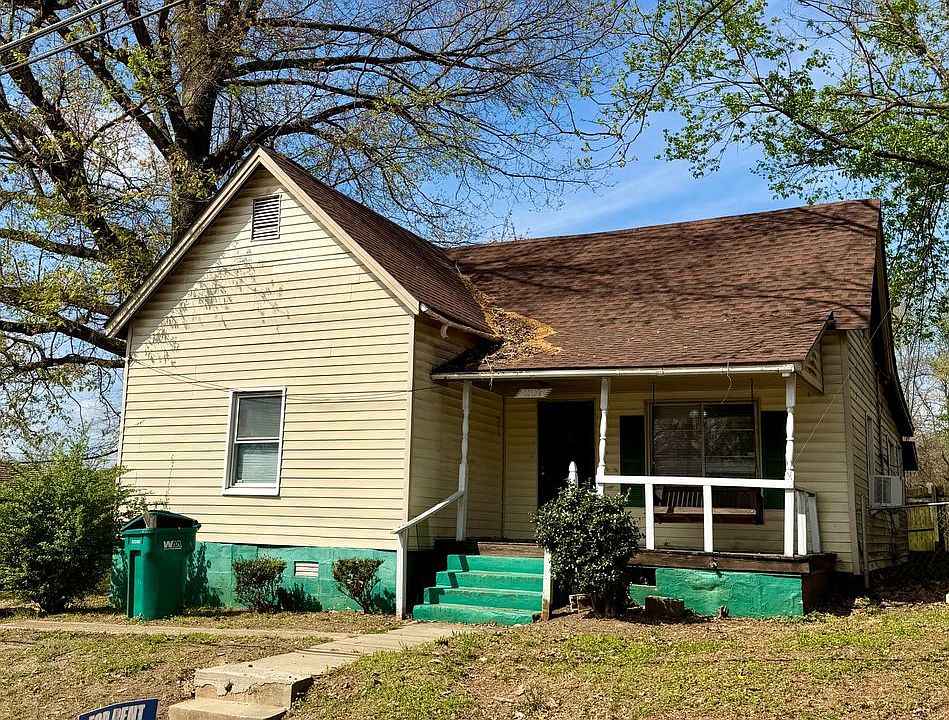 1st image of 207 S Hays Ave