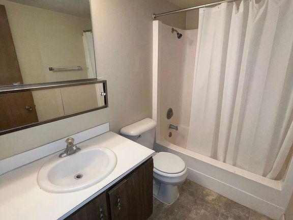 5th image of 2222 Orchard St #6