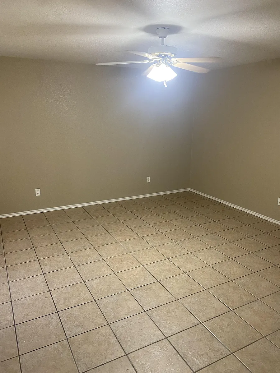 Building Photo - 1310 Dugger Cir #A