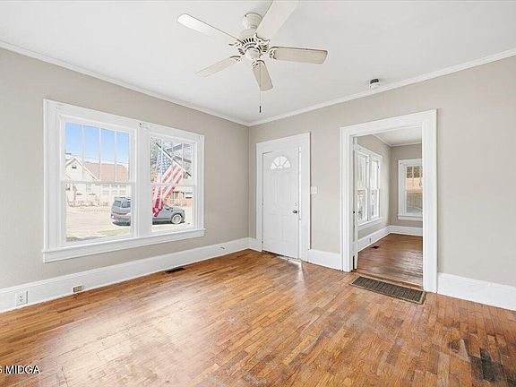 5th image of 133 Desoto Pl