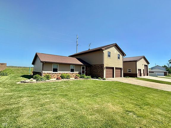 3rd image of 415 Kelly Dr