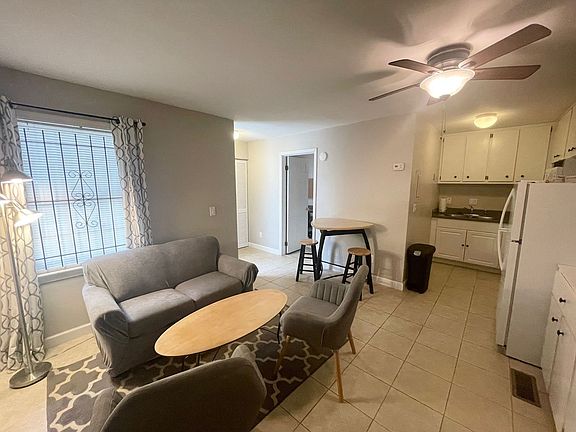4th image of 1227 Barnwell St Unit 25